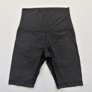 Lululemon Shorts Womens 6 Black Gray Align High Rise Nulu Yoga Biker Leopard